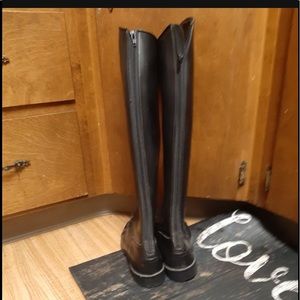 Black riding   boots